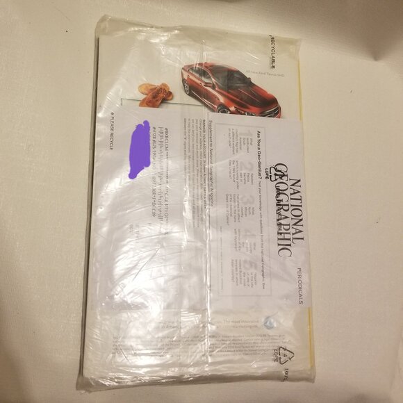 NWT NIB National Geographic November 2009 - Picture 2 of 2